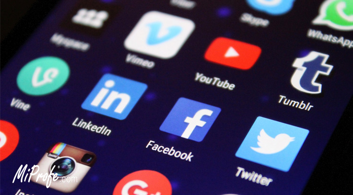 Técnicas básicas para hacer marketing de contenido Si estás listo para empezar a escuchar a tu audiencia y comenzar a crear contenidos valiosos y relevantes para ella, debes establecer una estrategia de marketing de contenidos. Esta funcionará como una guía que organiza la planificación, creación, publicación, promoción y medición de tus contenidos. Te invito a conocer las técnicas básicas para hacer marketing de contenido. Marketing de contenido - promoción